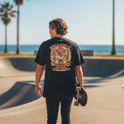 T-shirt oversize Koala Kung Fu noir porté en situation